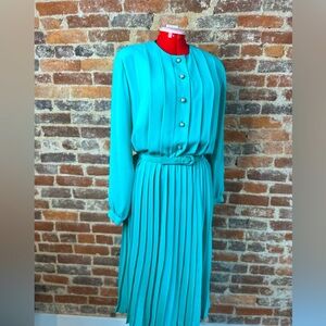 Elegant Teal Pleated Dress